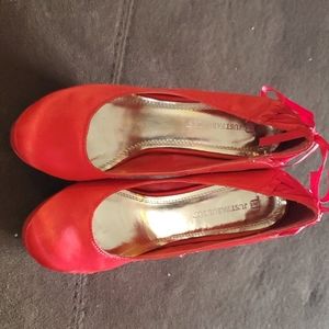 Just fab closed toed pumps